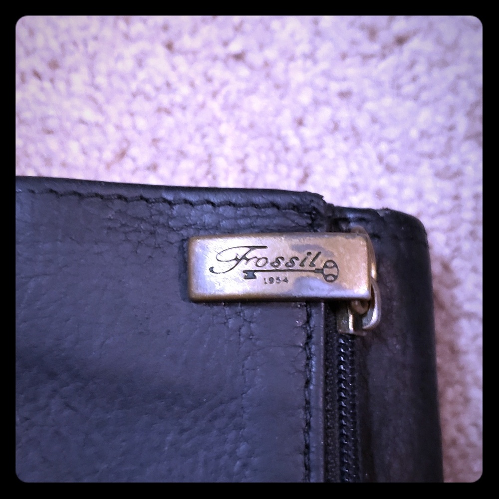 Fossil Leather Envelope Style Wallet